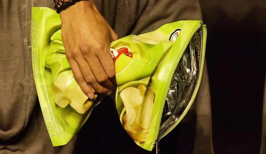 A un certo punto brand come Supreme, Prada, Balenciaga e chi più ne ha più ne metta hanno iniziato a lanciare prodotti molto costosi e in alcuni casi totalmente inutili