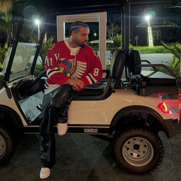 Drake avrebbe speso circa 75.000 dollari per acquistare un cappellino a quanto pare appartenuto a Pablo Escobar