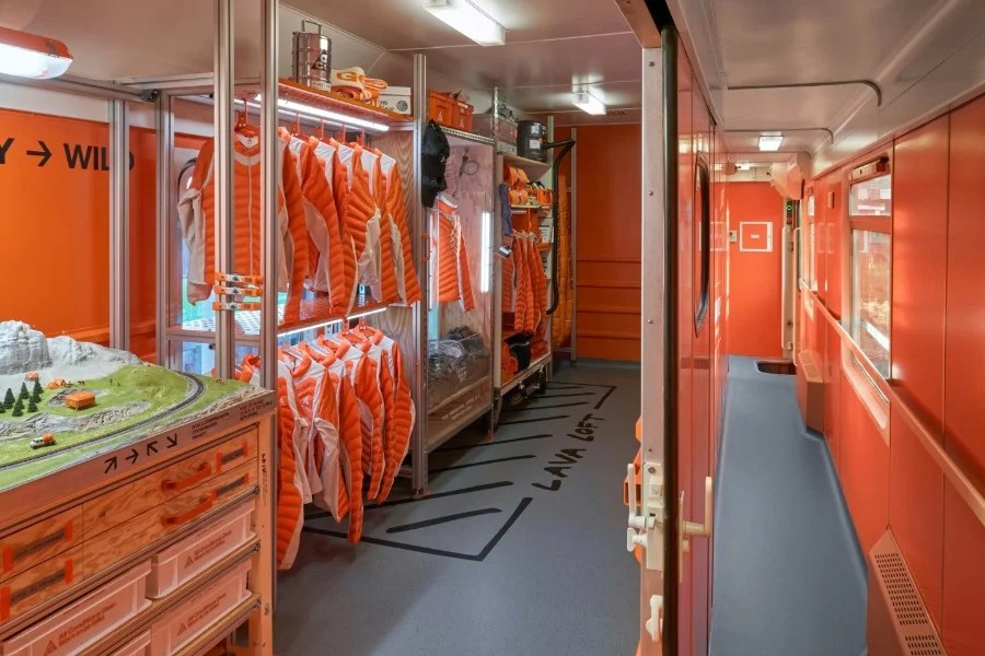 Questo treno è stato disegnato da Nike ACG per Milano-Cortina 2026