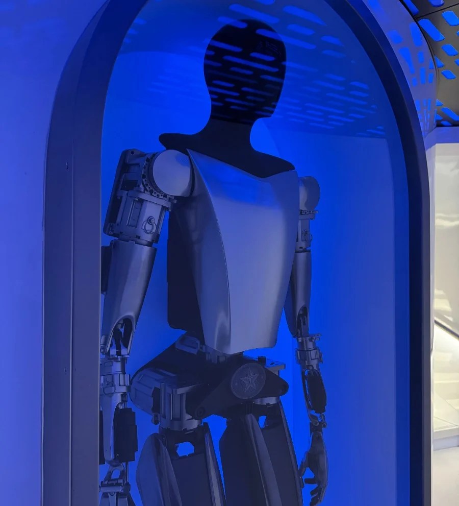 Siamo stati al Tesla Diner a Los Angeles - ed è esattamente come ce lo aspettavamo