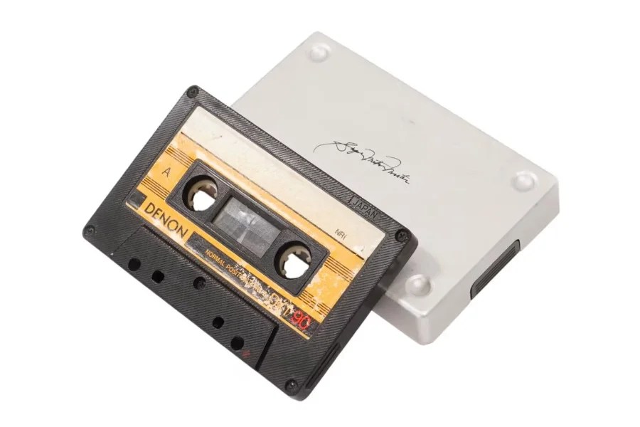 Venduta per 17.000 dollari - All'asta la demo perduta di Tupac del 1988