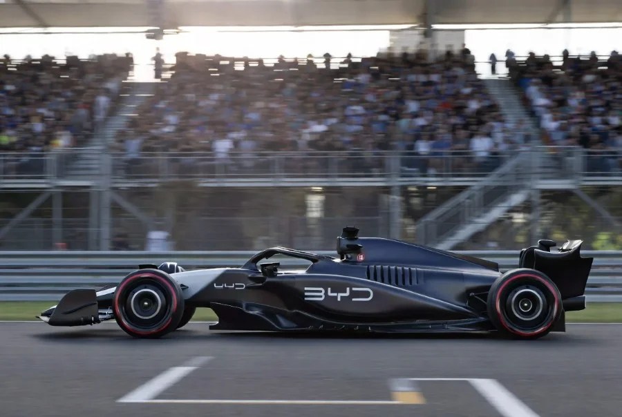 BYD punta alla Formula 1 e al WEC: il colosso cinese pronto a scalare il motorsport globale, il che porta automaticamente a una domanda