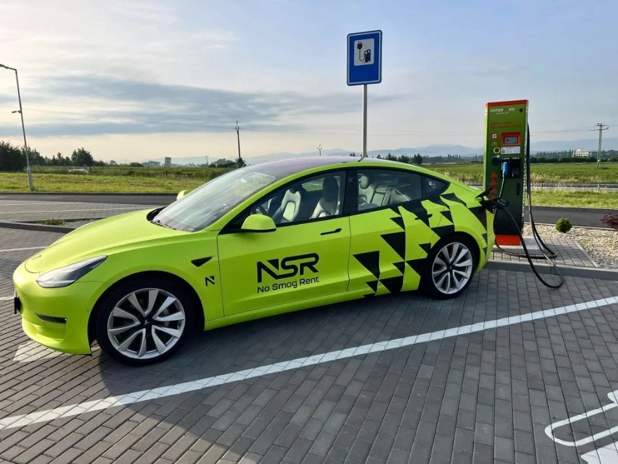 Dalla Polonia alla Sicilia: 2.900 km in Tesla