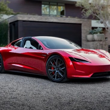 Dopo quasi un decennio forse ci siamo: secondo Elon Musk Tesla Roadster arriva "forse" a fine aprile
