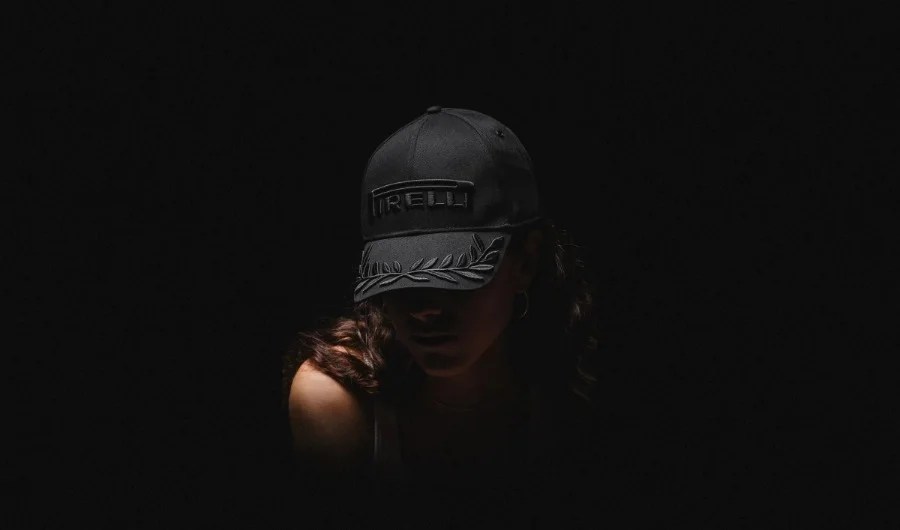 Il cappellino Pirelli per il Gran Premio di Formula 1 del Giappone non è per i deboli di cuore