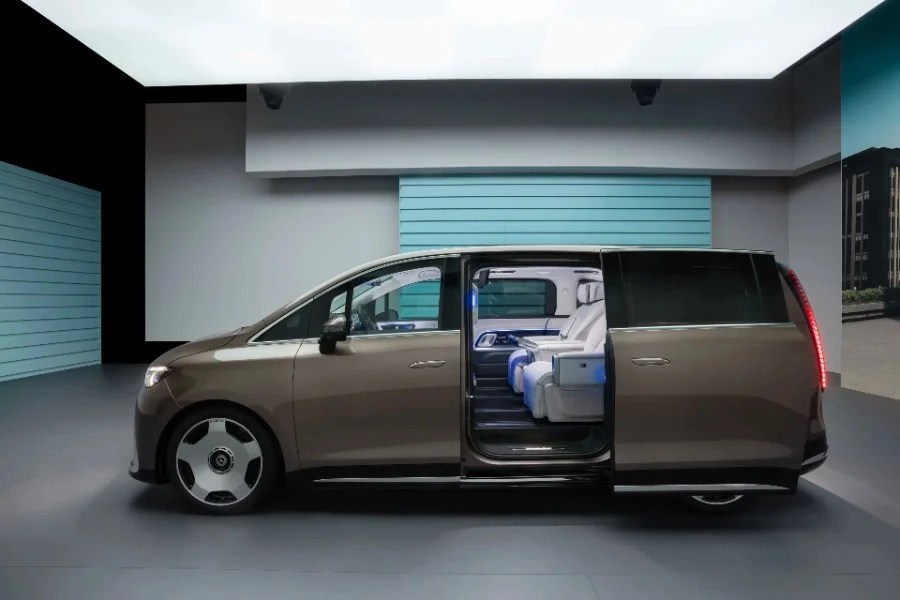 Mercedes svela la 'Grand Limousine elettrica: ecco il van VLE