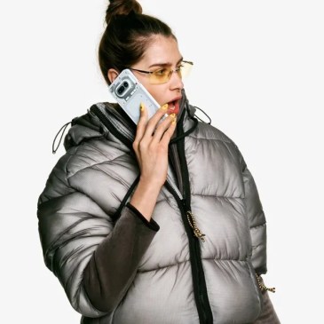 Nothing Inc., l'azienda tech inglese che ha sta rivoluzionando la percezione di Android, ha appena lanciato Phone (4a) e Phone (4a) Pro, oltre alle nuove cuffie Headphone (a)