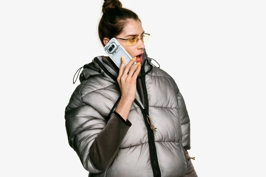 Nothing Inc., l'azienda tech inglese che ha sta rivoluzionando la percezione di Android, ha appena lanciato Phone (4a) e Phone (4a) Pro, oltre alle nuove cuffie Headphone (a)