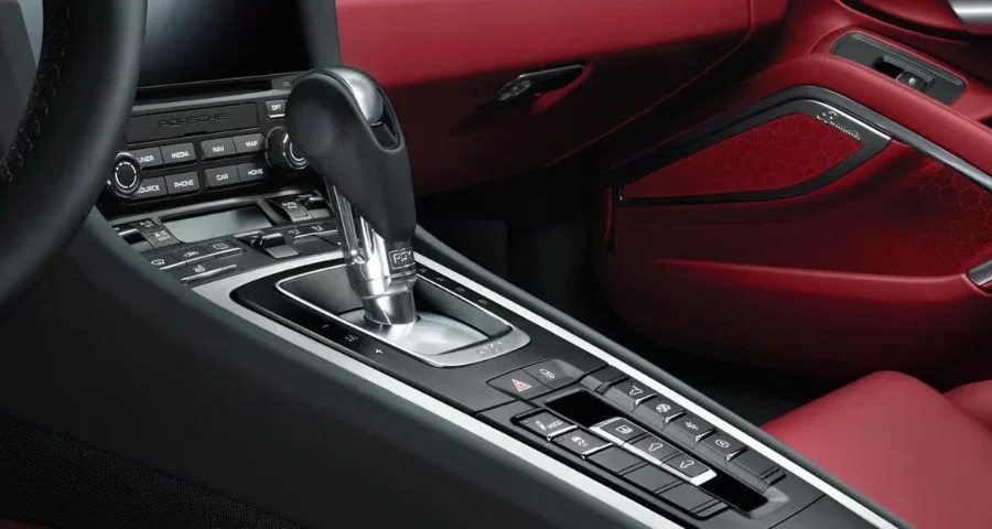 Porsche vuol brevettare un cambio sia manuale che automatico per l'era elettrica