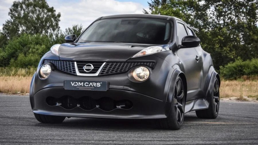 Questa Nissan Juke nasconde un motore da 700 cavalli sotto il cofano