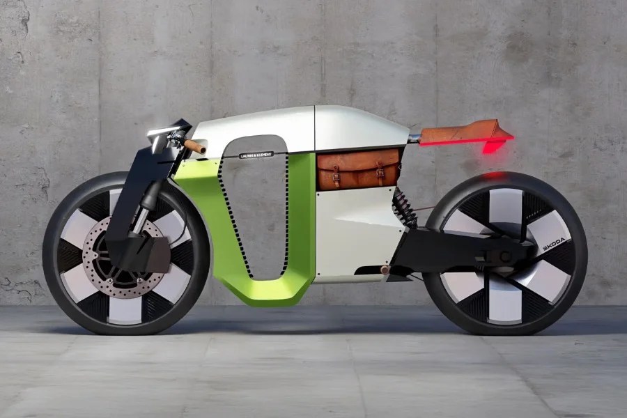 Škoda Slavia B sembra uscito da un film del 2099, ma in realtà si ispira a una moto di oltre 100 anni fa