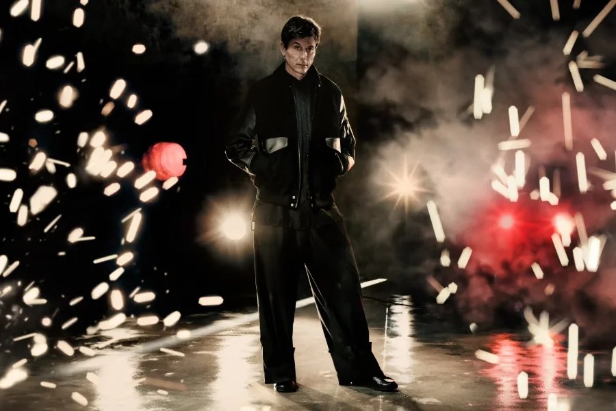 Y-3 - un brand condiviso da adidas e il designer giapponese Yohji Yamamoto - ha appena svelato una nuova collezione dedicata al team Mercedes-AMG Petronas F1