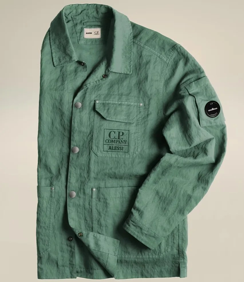 Alessi e C.P. Company si inventano vestiti a tema caffè per la Milano Design Week