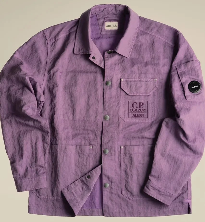 Alessi e C.P. Company si inventano vestiti a tema caffè per la Milano Design Week