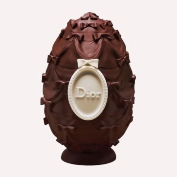 Anche Dior si unisce alla festa di Pasqua con un uovo (che costa meno di quello di Louis Vuitton)