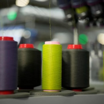 Cupra si trasforma in una sorta di cafe hipster di San Francisco, ma lo scopo di marketing è apprezzato