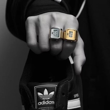 Dopo Casio (e non solo) anche adidas Originals ha lanciato il proprio orologio-anello