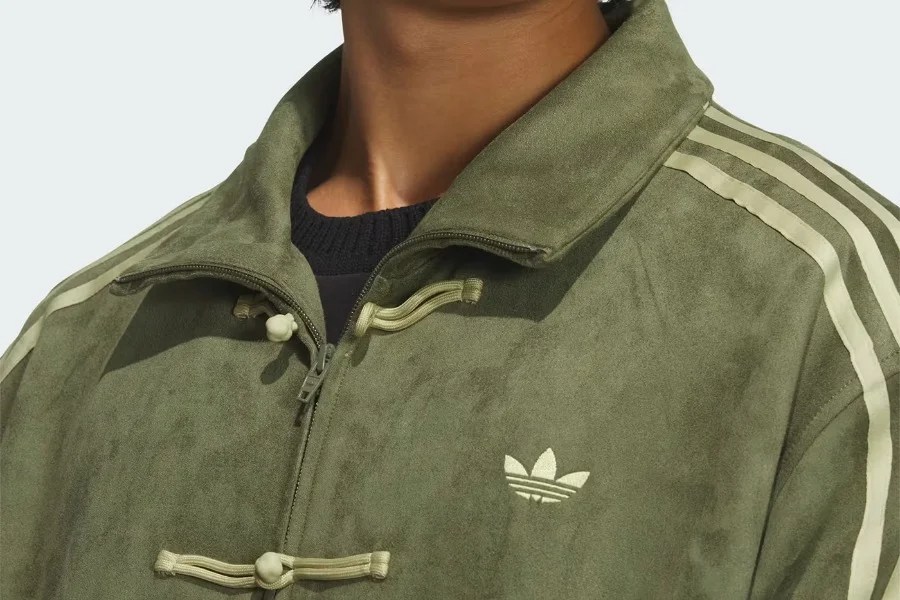 L'iconica adidas Tang Jacket per il Capodanno Cinese sbarca fuori dal paese del Dragone (ma non in Italia)