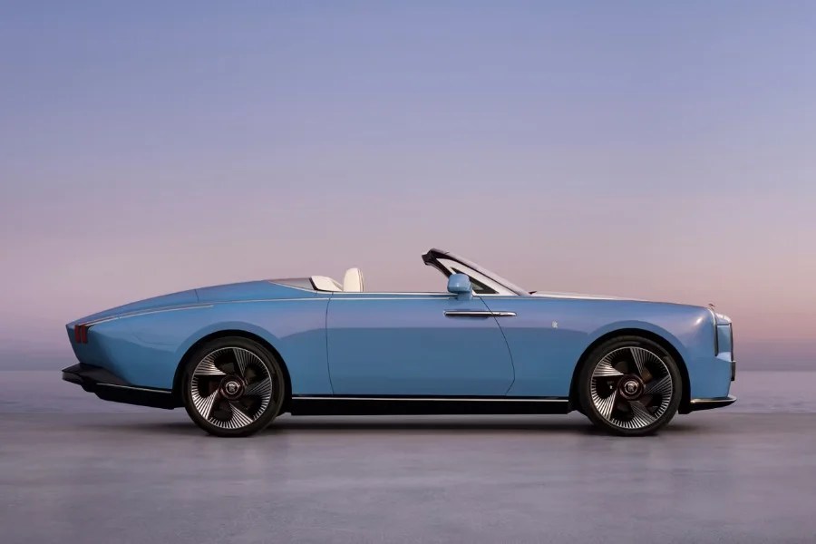 Rolls-Royce va avanti con la propria strategia delle one-off: arriva Project Nightingale