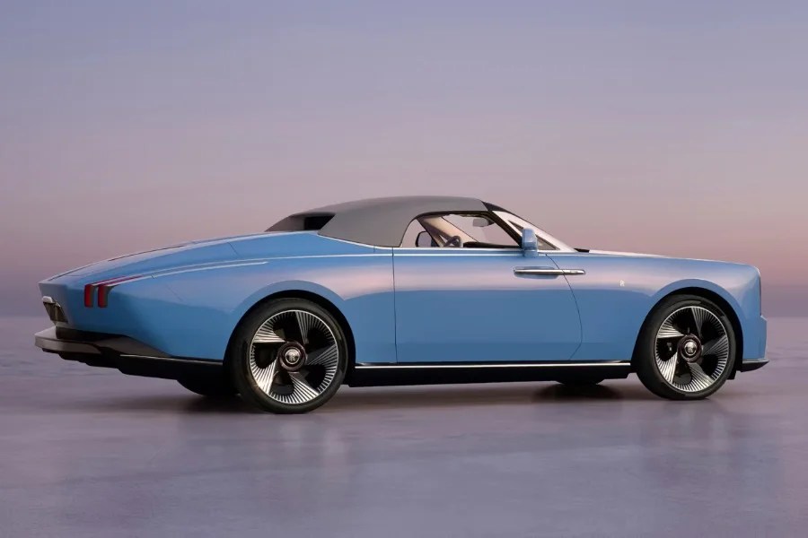 Rolls-Royce va avanti con la propria strategia delle one-off: arriva Project Nightingale