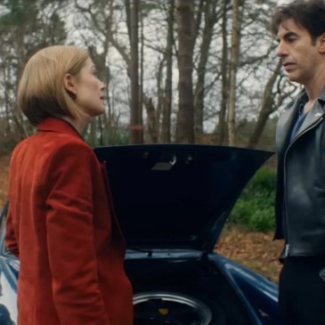 Sacha Baron Cohen e Rosamund Pike nel mondo 'al contrario' di Ladies First - una commedia che promette bene e ricorda un classico di un quarto di secolo fa