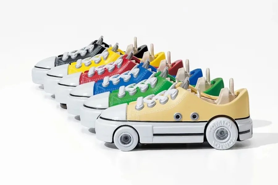 Tomica e Converse: le iconiche All Star diventano mini-auto da collezione