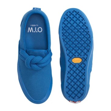 Vans reinventa le classiche slip-on con un laccio che non è laccio