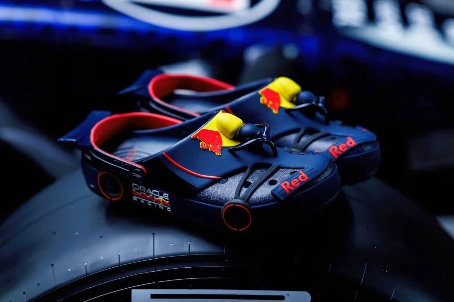 Anche Red Bull si unisce alla festa: ecco le Crocs ispirate alla F1
