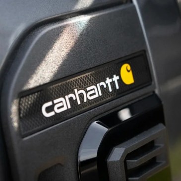 Carhartt passa dagli stivali e i giacconi alle auto: ecco Ford Super Duty