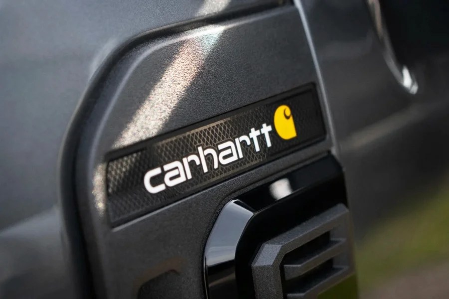 Carhartt passa dagli stivali e i giacconi alle auto: ecco Ford Super Duty
