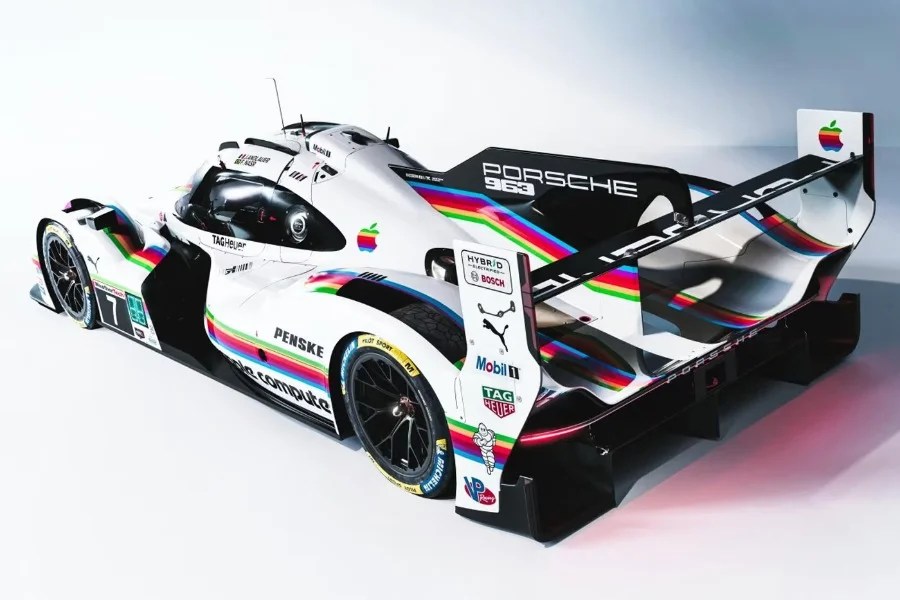 Porsche Penske Motorsport ha messo in pista due Porsche 963 ispirate a Apple