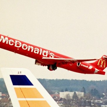 Quando un'azienda svizzera s'inventò un aereo con livrea McDonald's