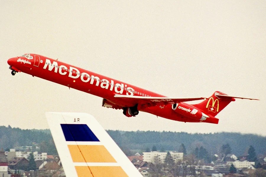 Quando un'azienda svizzera s'inventò un aereo con livrea McDonald's