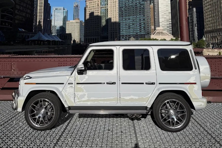 Questa Classe G è un omaggio al compianto Virgil Abloh, ed è sorprendentemente sobria