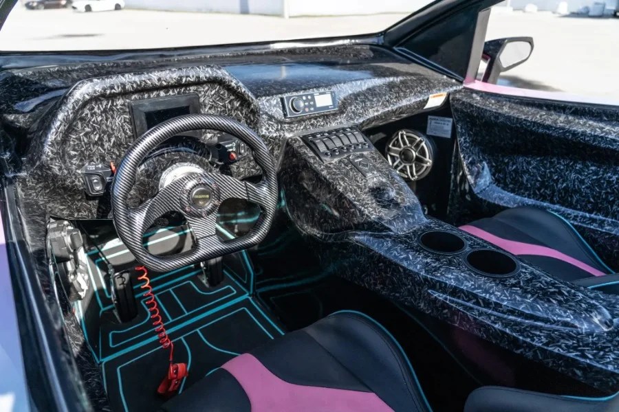 Questa moto d'acqua a forma di Lamborghini Aventador è stata venduta per il prezzo di una BMW nuova