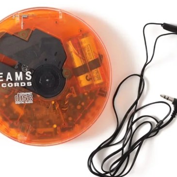Sì grazie! Beams riporta in vita il lettore CD portatile cuffie