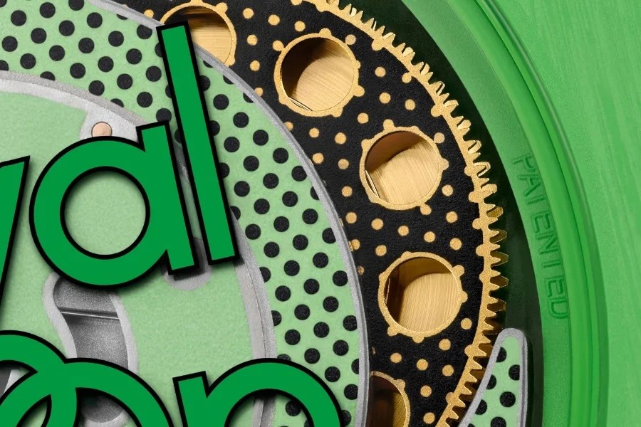 Stanno tutti impazzendo per la collaborazione Audemars Piguet x Swatch