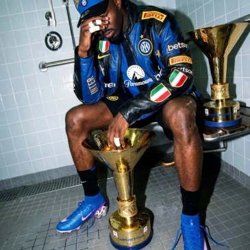 Thuram replica la foto di Kobe Bryant dopo lo Scudetto dell'Inter