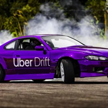 Uber lancia 'Uber Drift' a Tokyo con Nissan Silvia S15 e Nissan 180SX