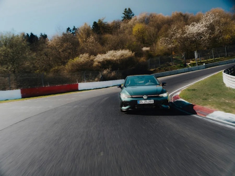 Volkswagen Golf GTI da record al Nürburgring: è più veloce di una Murciélago LP640 e la Ferrari 599 GTB Fiorano