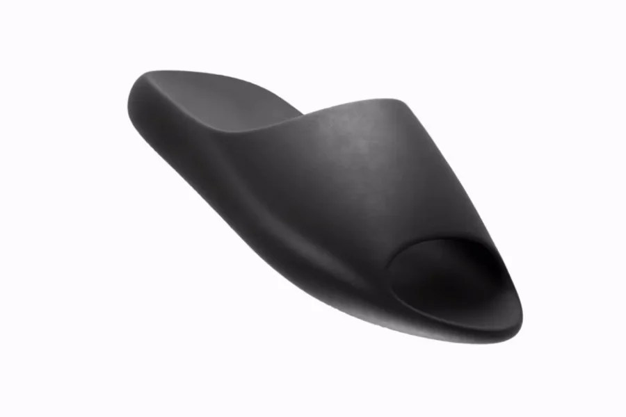 Ye riporta in vita Yeezy - ecco le nuove slide
