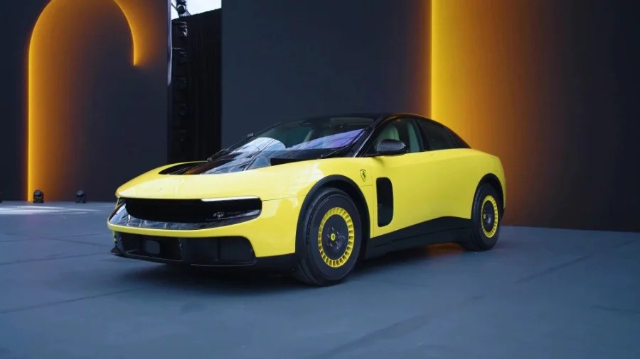 Ferrari Luce James May opinione