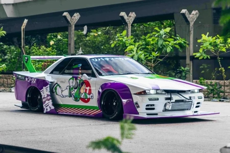Il trattamento Toy Story non risparmia nemmeno la Skyline: ecco Nissan R32 di Liberty Walk