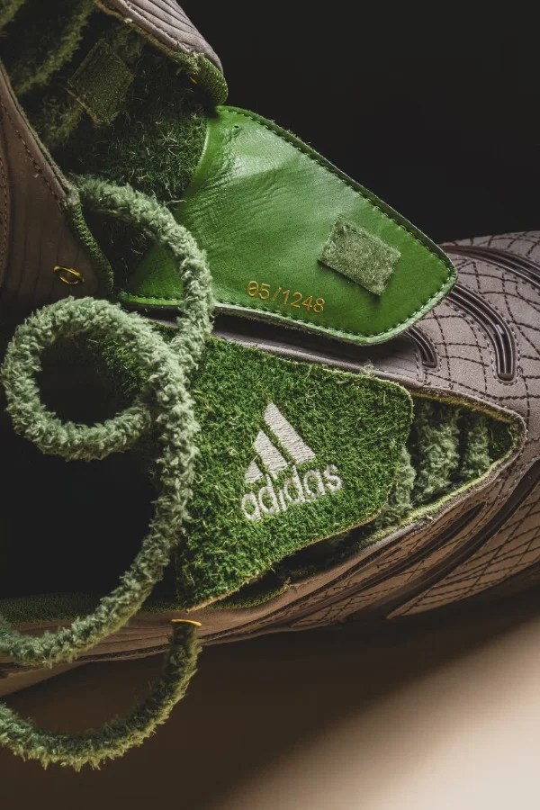 La mania delle scarpe da calcetto da usare alle feste colpisce anche adidas Predator