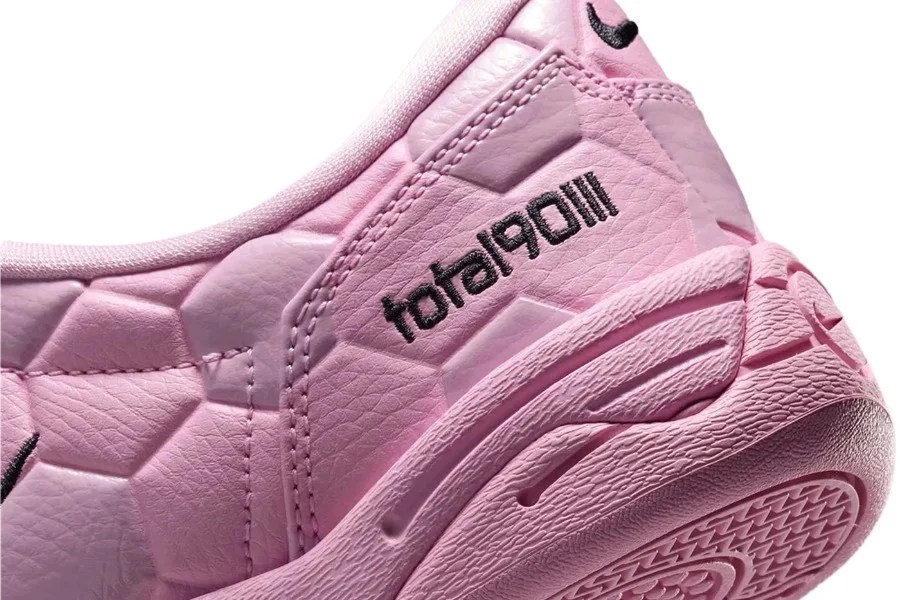 La mania non si place: ecco Total 90 in rosa
