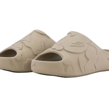 Le nuove slide di BAPE sono uno spettacolo, ma come sempre averle sarà dura