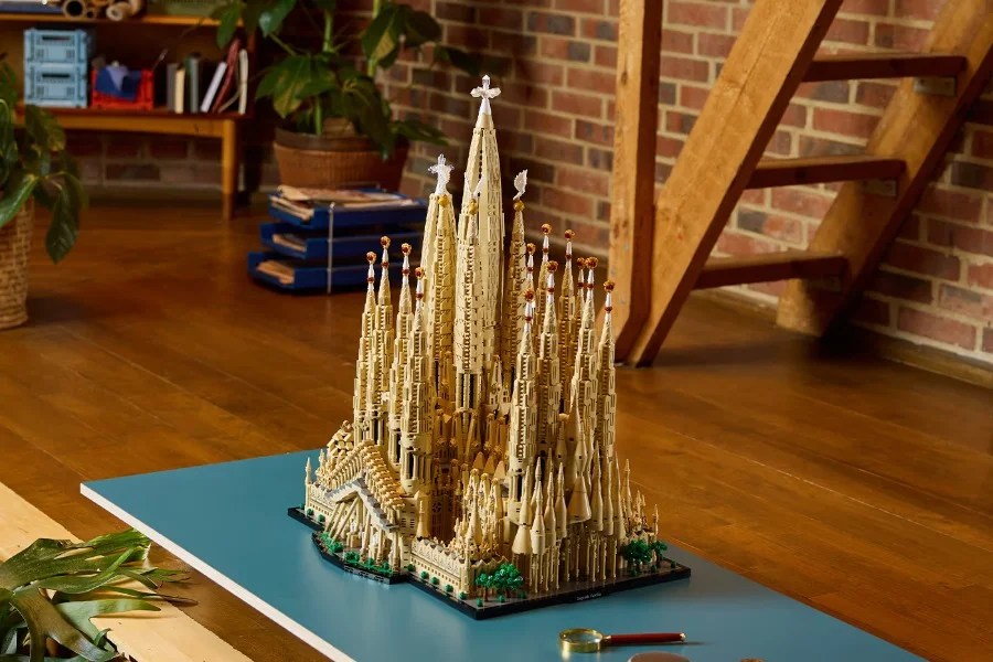 LEGO celebra Antoni Gaudí: i 12.060 della Sagrada Família