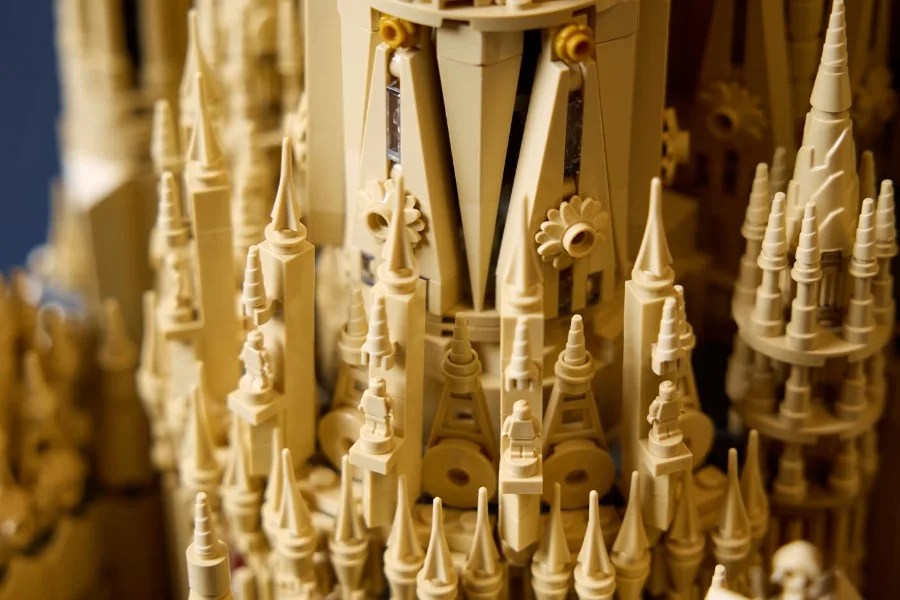 LEGO celebra Antoni Gaudí: i 12.060 della Sagrada Família