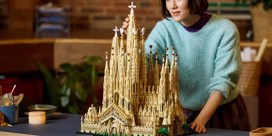 LEGO celebra Antoni Gaudí: i 12.060 della Sagrada Família