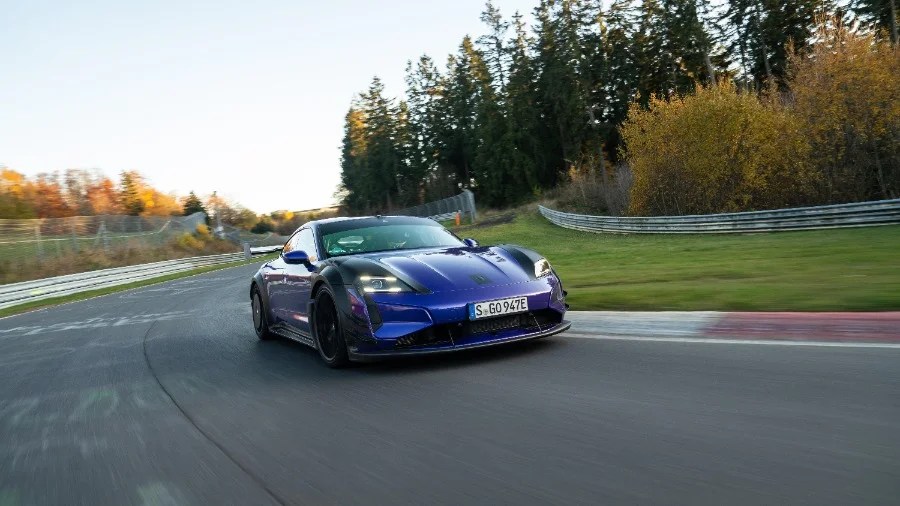 Porsche Taycan Turbo GT da record: è la vettura a quattro porte più veloce al Nürburgring - più veloce anche di quasi tutte le 911